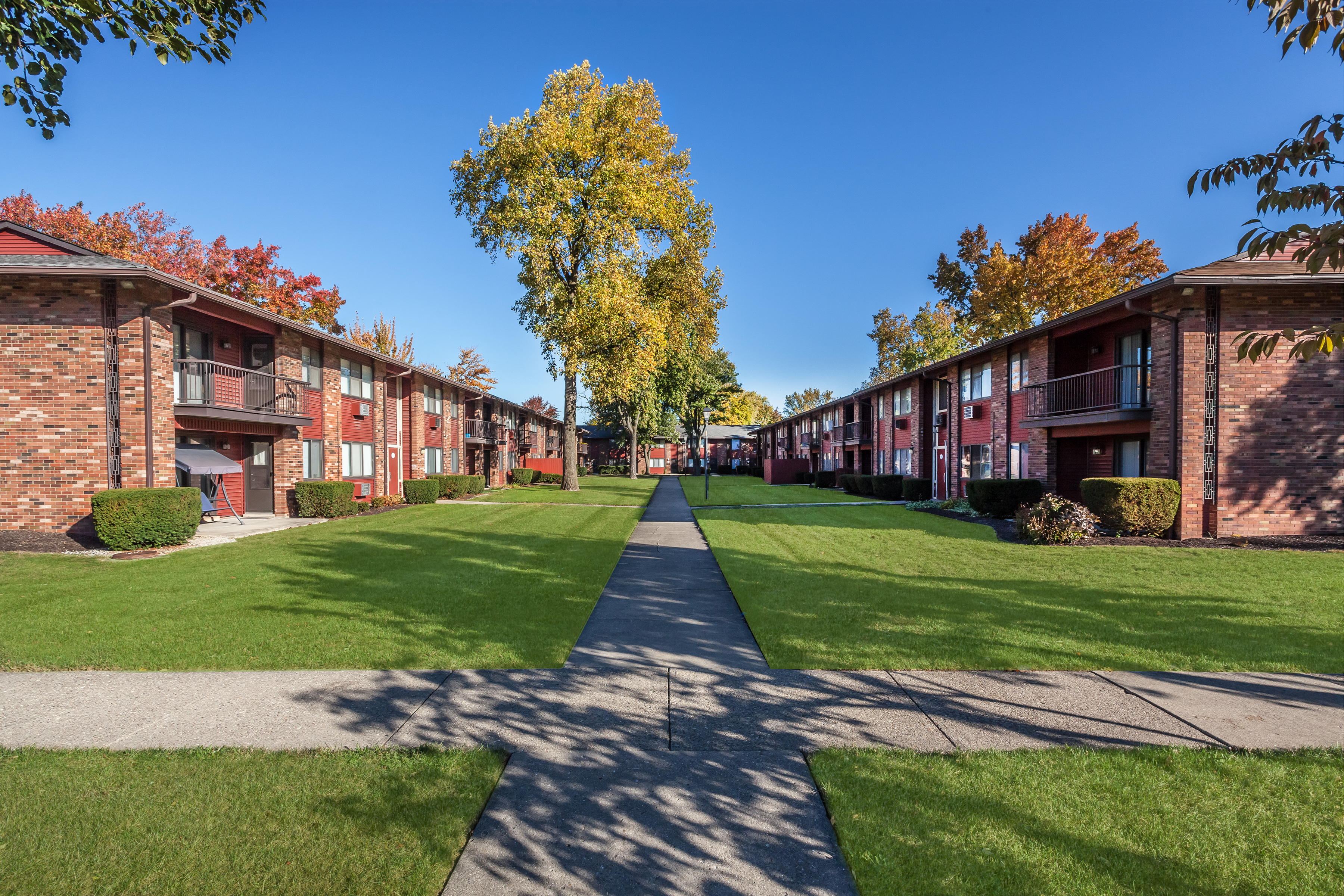 Kingston Square The Multifamily Advisory Group at Cushman & Wakefield